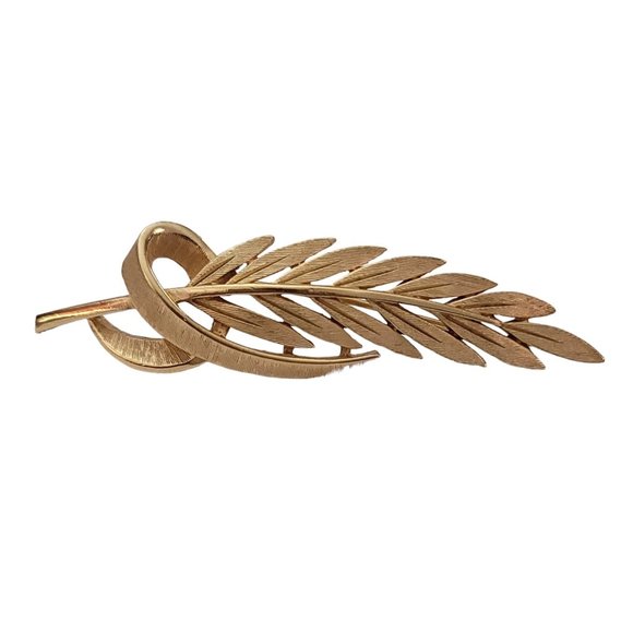 Trifari Crown Over T Gold Tone Laurel Leaf Ribbon Brooch Pin, Signed K898 - Picture 1 of 9